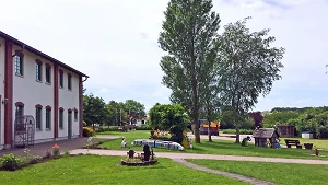 Besucherzentrum und Spielplatz