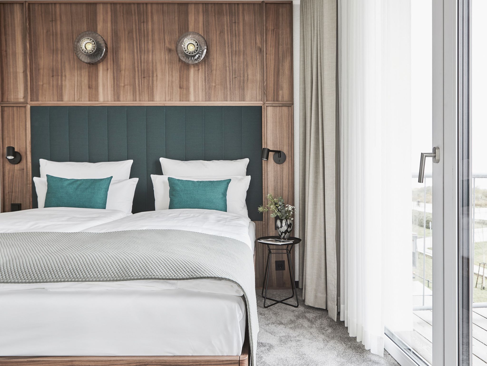 Baltic Hideaway Beach Hotel Warnemünde - Terrace Double Room mit seitlichem Meerblick