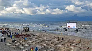 Public Viewing am Strand