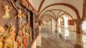 Mittelalter-gotische-Halle