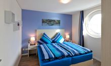 Apartment 1 "Nordlicht" -  Blickrichtung Binnen- und Yachthafen/offenes Meer