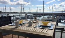 Apartment 2  - "Am Leuchtfeuer 2" - Blickrichtung Yacht-, Binnenhafen und offene See