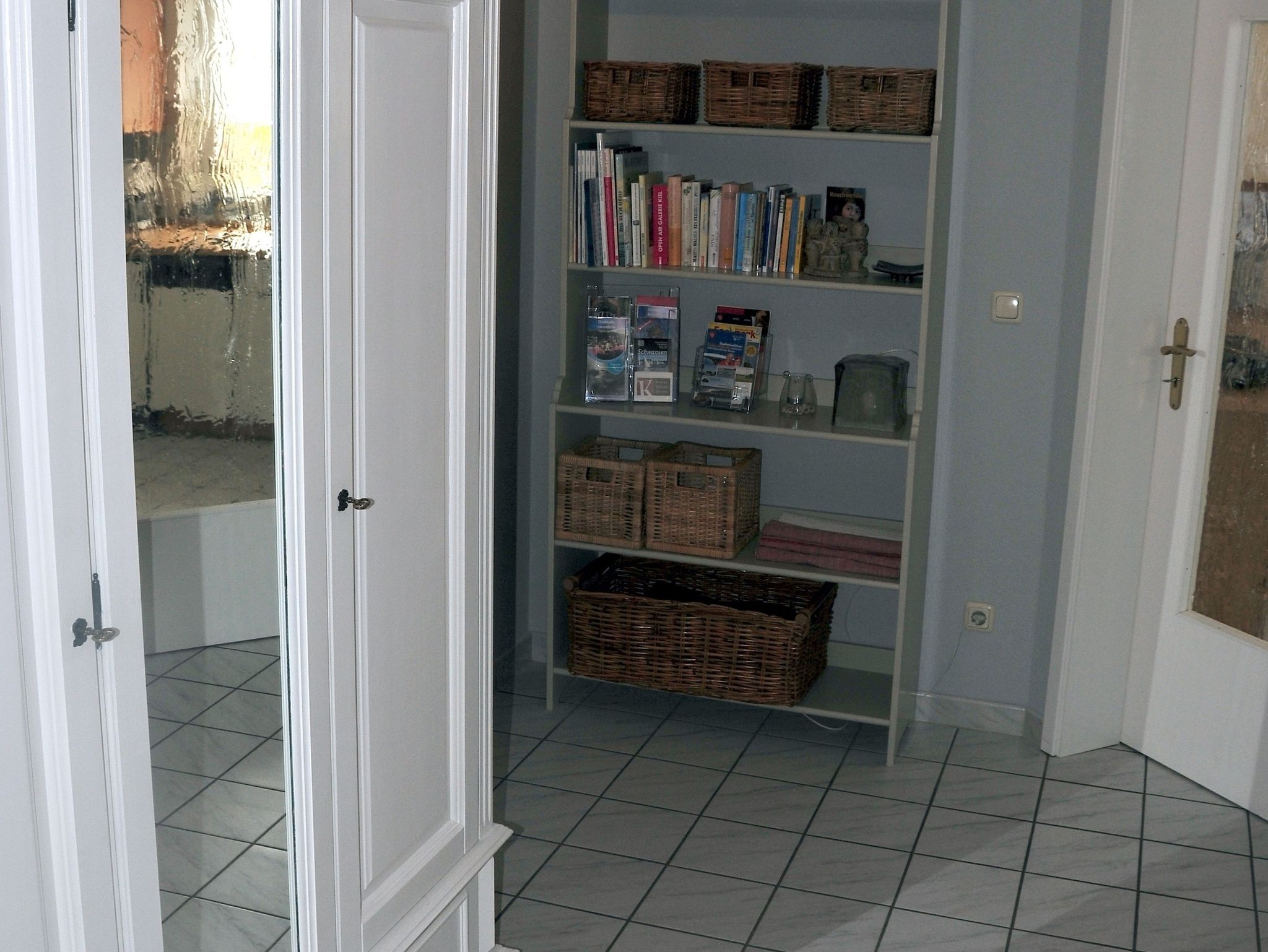 Wohnzimmer mit offener Küche & Essbereich