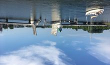 Idyllische, uneinsehbare Sonnenterrasse mit Standkorb, hochwertigen Liegen, Blick auf die Ostsee und den Kurplatz