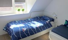 Retro-Apartment in zentraler Lage: Entspannen im Familienbungalow mit Garten (9228)