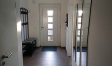 Retro-Apartment in zentraler Lage: Entspannen im Familienbungalow mit Garten (9228)