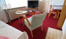 Retro-Apartment in zentraler Lage: Entspannen im Familienbungalow mit Garten (9228)