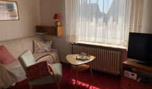 Retro-Apartment in zentraler Lage: Entspannen im Familienbungalow mit Garten (9228)