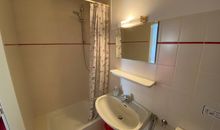 Retro-Apartment in zentraler Lage: Entspannen im Familienbungalow mit Garten (9228)