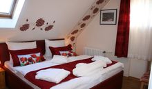 Cozy Cottage 1