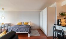 Schlafzimmer mit Doppelbett