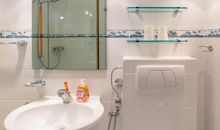 2. Bad mit Dusche und WC im DG (2. Wohnebene)