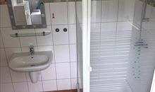 Haffblick Whg. Ha57 - Blick vom Sofa auf den Essbereich und die offene Küche