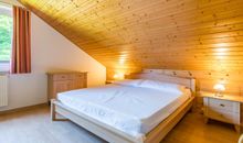 Schlafzimmer mit Doppelbett
