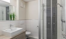 1. Bad im EG - Waschtisch und Dusche
