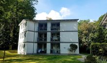 Grundstück am Haus mit Sandkasten