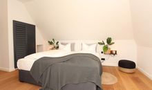 Doppelbett Kleiderschrank