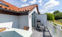 Gemütlicher Ledersessel im Wohnzimmer