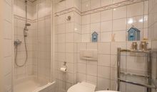 Das Badzimmer mit Dusche
