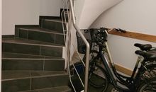 Hausflur mit Abstellmöglichkeit für 4 Fahrräder