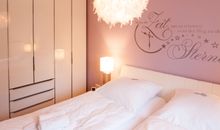 Schlafen 1, Kleiderschrank