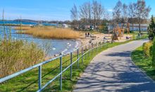 Spielplatz am Wasser