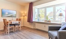 Wohnzimmer mit Erkerfenster