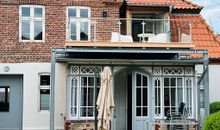neuer möblierter Süd-Balkon