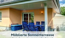 Möblierte Sonnenterrasse für den Tagesausklang bei einem Glas Rotwein?
