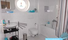 Badezimmer mit Badewanne