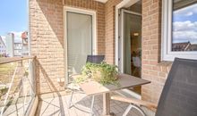 Loggia 1 zu begehen aus dem Wohn-Essbereich