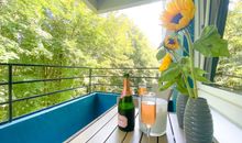 Balkon mit Ausblick ins Grüne