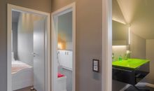 Obergeschoss mit Blick ins Badezimmer