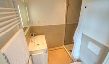 Badezimmer mit Dusche