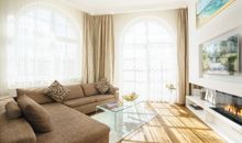Wohnzimmer mit Kamin