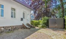 Eingang und Fahrradgarage