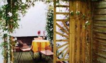 Terrasse mit Garten