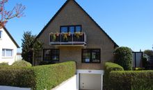 Hausansicht von Straßenseite