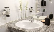Badezimmer mit Badewanne