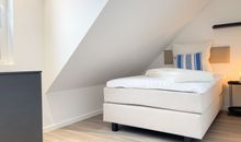 Schlafen 3 im DG mit Boxspringbett (120x200)