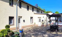 Eingang zur Ferienwohnung links
