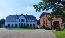 Schlafzimmer mit großen Himmelbett