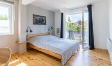 Schlafzimmer mit Doppelbett