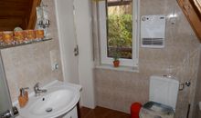 Badezimmer mit Dusche