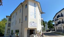 Blick von der Straße zur Strandresidenz Brandenburg