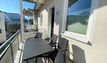 bestuhlter Balkon