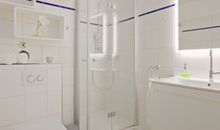 modernes Badezimmer