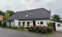 Blick auf das Einfamilienhaus mit Ferienwohnung