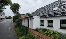 Blick auf das Einfamilienhaus mit Ferienwohnung