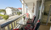 bestuhlter Balkon